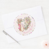 Peter de Konijn Roze Bloemen Meisje Baby shower Ronde Sticker (Envelop)