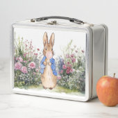 Peter de Konijn roze kauwgom in zijn tuin (In situ)