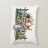 Peter de konijnenblauwe jas met ballonnen accent kussen (Achterkant (Verticaal))