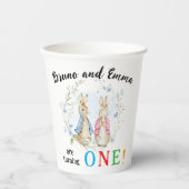 Peter en Flopsy draaien een papieren beker (Voorkant)