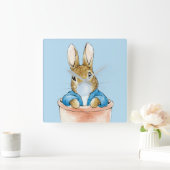 Peter het Konijn Blowing een Blauwe Bubble Gum Vierkante Klok (Huis)