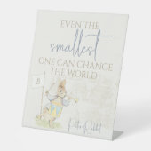 Peter het konijn Een konijn Zelfs de kleinste Reclamebord Met Voetstuk (Voorkant)