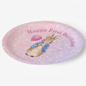 Peter het Konijn gelukkige eerste verjaardag Roze Papieren Bordje (Gekanteld)
