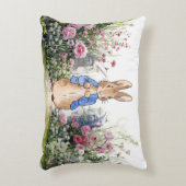 Peter het Konijn in zijn tuin nr. 2 Accent Kussen (Voorkant(Verticaal))