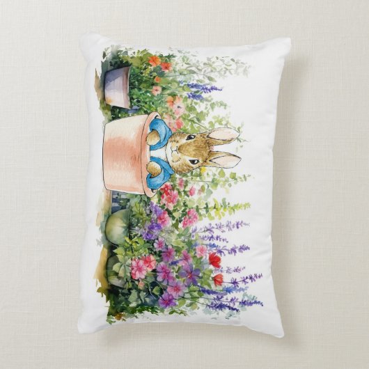 Peter het konijn zittend in een pot accent kussen (Achterkant (Verticaal))