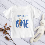 Peter konijn winter verjaardagsfeestfotoshoot<br><div class="desc">Peter rabbit winterthema verjaardagsfeestje gepersonaliseerd T-shirt,  een schattig konijntje in een blauw jasje en rode sjaal verjaardagsfeestje fotoshoot shirt,  foto rekwisieten</div>