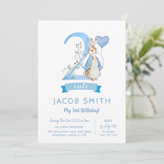 Peter rabbit baby tweede verjaardagsuitnodiging jo kaart (Staand voorkant)