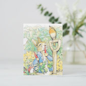 "Peter Rabbit Eats a Carrot" door Beatrix Potter Briefkaart (Staand voorkant)