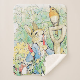 "Peter Rabbit Eats a Carrot" door Beatrix Potter Sherpa Deken