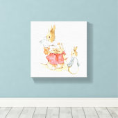 Peter Rabbit en zijn zusters (door Beatrix Potter) Canvas Afdruk (Insitu (Houten vloer))