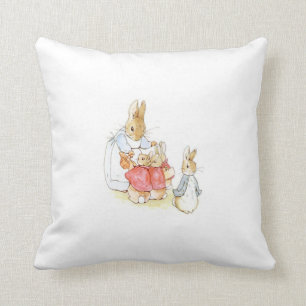 Peter Rabbit en zijn zusters (door Beatrix Potter) Kussen
