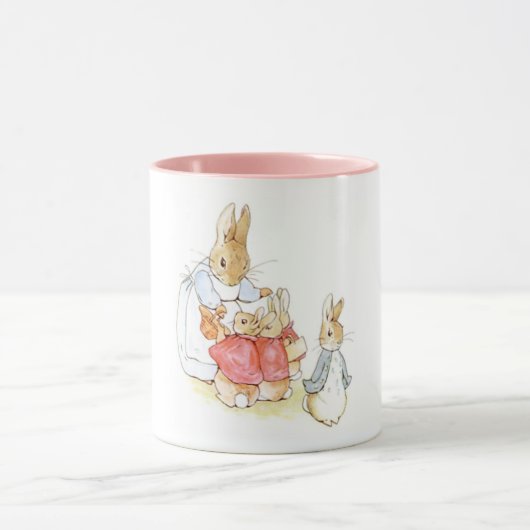 Peter Rabbit en zijn zusters (door Beatrix Potter) Mok (Midden)