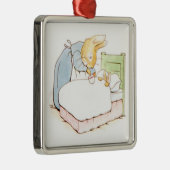 Peter Rabbit in Bed (Fed by his Moeder) Metalen Ornament (Rechts)