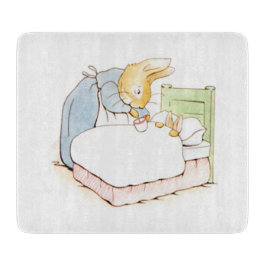 Peter Rabbit in Bed (Fed by his Moeder) Snijplank