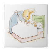 Peter Rabbit in Bed (Fed by his Moeder) Tegeltje (Voorkant)
