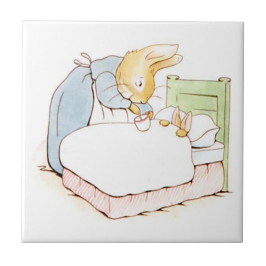 Peter Rabbit in Bed (Fed by his Moeder) Tegeltje (Voorkant)