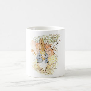 Peter Rabbit in the Garden (door Beatrix Potter) Koffiemok