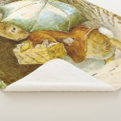 “Peter Rabbit met winterparaplu” van Beatrix Pot Sherpa Deken (3/4)