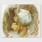 "Peter Rabbit with Winter Umbrella" door Beatrix P Cadeaupapier (Vlak)