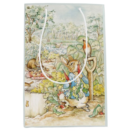 Peter the Rabbit Eating a Carrot Medium Cadeauzakje (Voorkant)