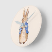 Peter the Rabbit met Beige background Ronde Klok (Hoek)