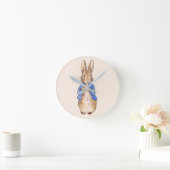 Peter the Rabbit met Beige background Ronde Klok (Huis)