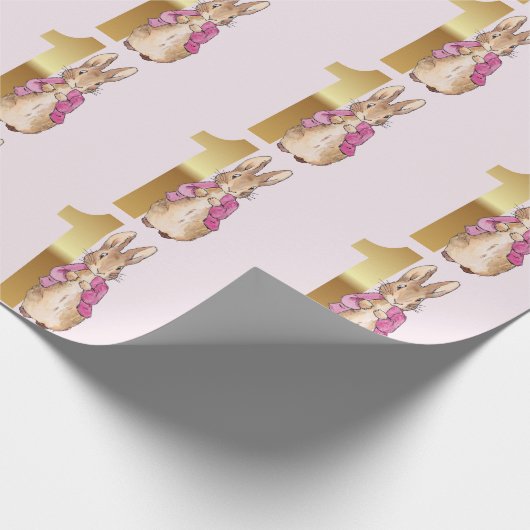 Peter the Rabbit Pink Jacket First Birthday Cadeaupapier (Hoek)