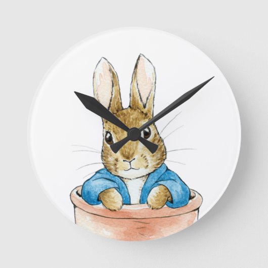 Peter the Rabbit Sitting in a Pot Ronde Klok (Voorkant)