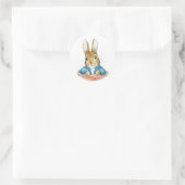 Peter the Rabbit Sitting in a Pot Ronde Sticker (Tas)