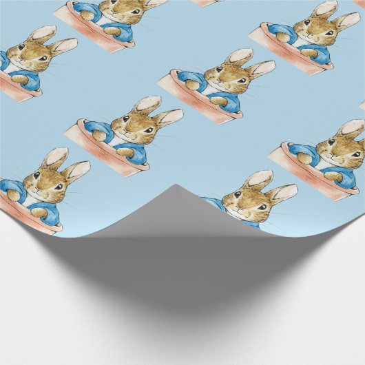 Peter the Rabbit Sitting in Plant Pot Cadeaupapier (Hoek)
