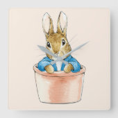 Peter the Rabbit Sitting in Plant Pot Vierkante Klok (Voorkant)