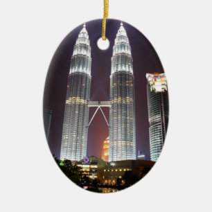 Petronas Towers in Kuala Lumpur 's nachts Keramisch Ornament