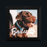Pet's Simple Modern Cool Typografie Naam en foto Cadeaudoosje<br><div class="desc">Dit eenvoudige en moderne ontwerp is samengesteld uit moderne eenvoudige speelse scripttypografie. Voeg aangepaste huisdierenfoto toe.</div>