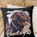 Pet's Simple Modern Cool Typografie Naam en foto Kussen<br><div class="desc">Dit eenvoudige en moderne ontwerp is samengesteld uit moderne eenvoudige speelse scripttypografie. Voeg aangepaste huisdierenfoto toe.</div>