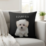 Pet's Simple Modern Elegant Chic Name and Photo Kussen<br><div class="desc">Showcase your beloved furry friend with our adorable personalized pet photo and name throw pillow! This chic black pillow features a charming image of a white puppy, ready for you to customize with your own dog's photo and name. It's the perfect way to add a personal touch to your home...</div>