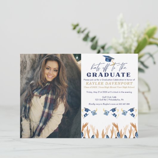 Petten van Graduation party fotouitnodiging (Staand voorkant)