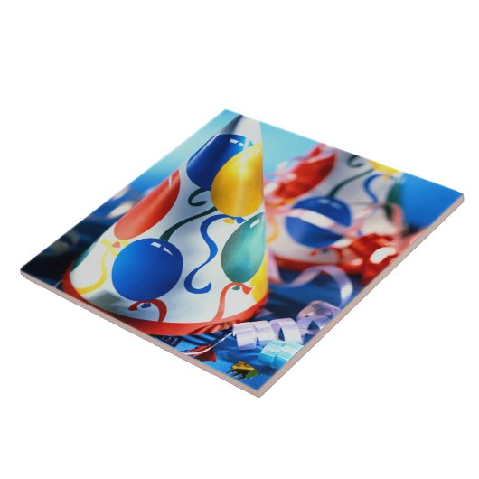 Petten van partijen tegeltje (Zijkant)