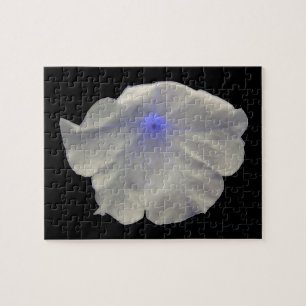 Petunia Blue Glow Puzzle Legpuzzel