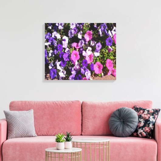 Petunia Flower Patch Canvas Afdruk (Insitu (Woonkamer))