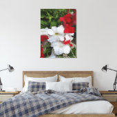 Petunias Red en White Canvas Print (Insitu (Slaapkamer))