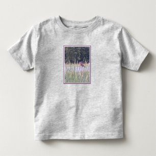 Peuter vogel in het hoge gras T-shirt