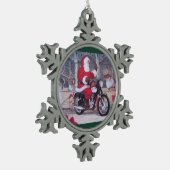 Pewter Santa op een kerstversiering op de motorfie Tin Sneeuwvlok Ornament (Links)