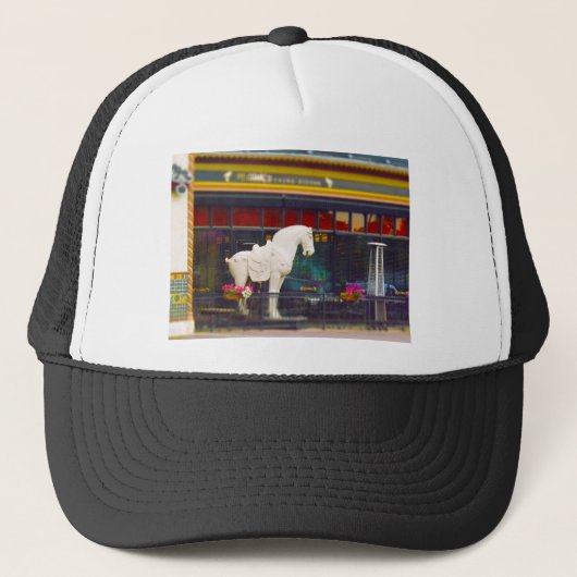 PF Chang's Chinese T'ang Horse Country Club Plaza Trucker Pet (Voorkant)
