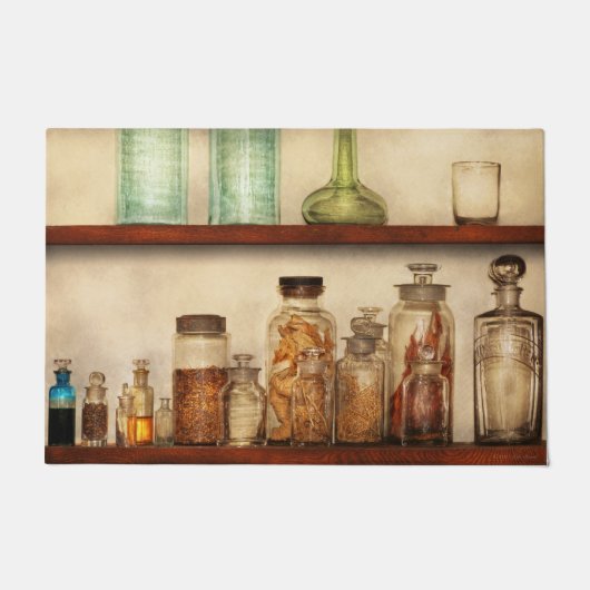 Pharmacy - Medical herbs Deurmat (Voorkant)