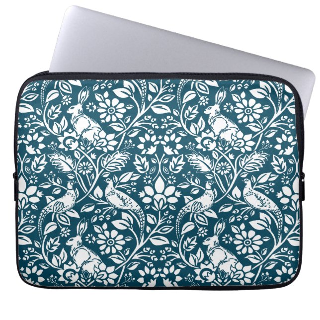 Pheasant and Hare Pattern, Indigo Blue en White Laptop Sleeve (Voorkant)