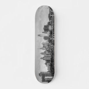 Philadelphia skyline in zwart-wit persoonlijk skateboard