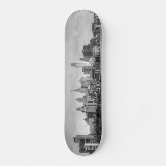 Philadelphia skyline in zwart-wit persoonlijk skateboard (Voorkant)