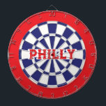 PHILLY Philadelphia White, marineblauw en rood Dartbord<br><div class="desc">PHILLY Philadelphia White, Navy Blue en Red Coloured Dart bordspel met inbegrip van 6 messing darts. U kunt tekst bewerken door de personalisatieoptie te selecteren 🎯Laat het me weten als u aanvullende vragen hebt en omdat de klantenondersteuning van Zazzle de klantervaring verwerkt, kunt u de klantenondersteuning van Zazzle bereiken via...</div>