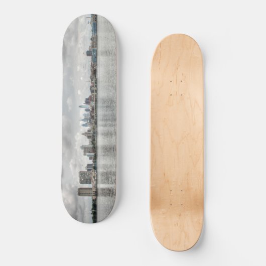 Philly skyline skateboard (Voorkant)