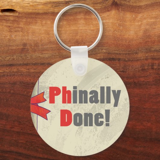 Phinally done Scroll Sleutelhanger (Voorkant)